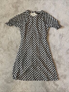 Black & White Geometric Short Sleeve Dress